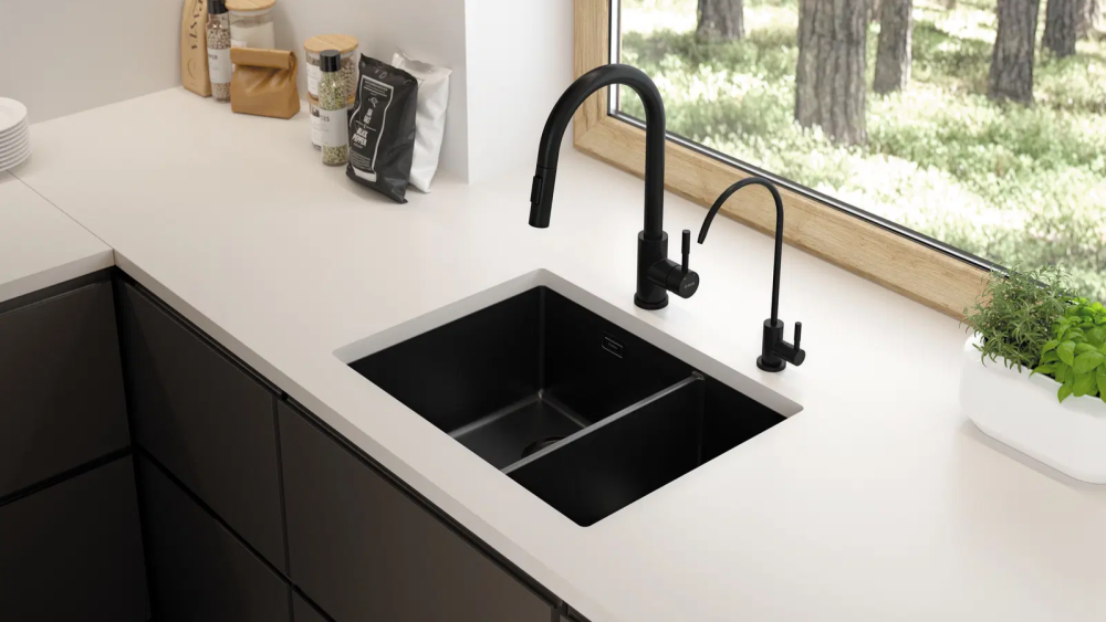 Deante Eridan seeria alt kinnitatav graniidist köögi kraanikauss.