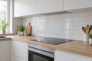Keittiön välitilan laatoitus: mitat, materiaalit ja asennus