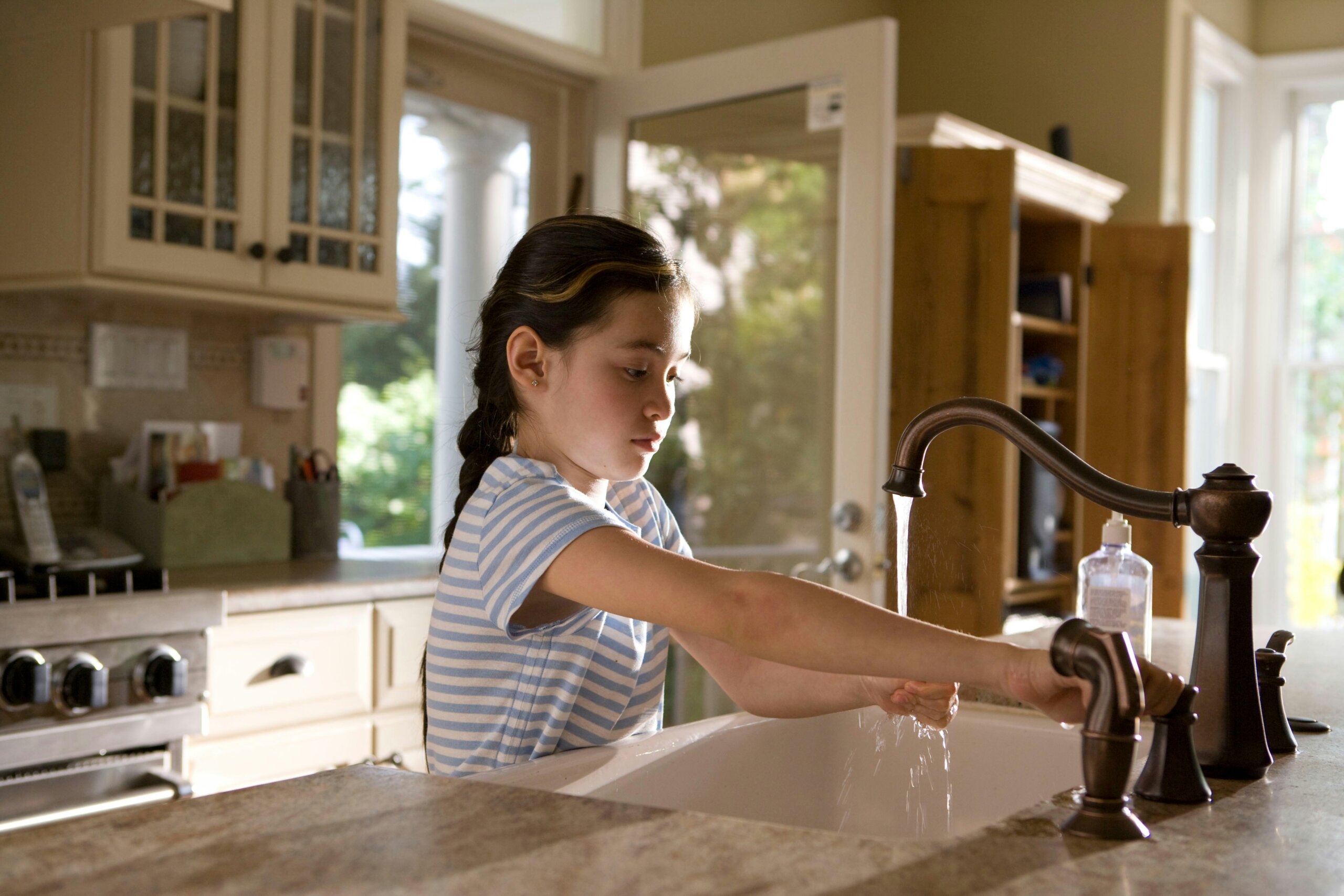 How to Choose a Kitchen Faucet: A Professional Buyer’s Guide