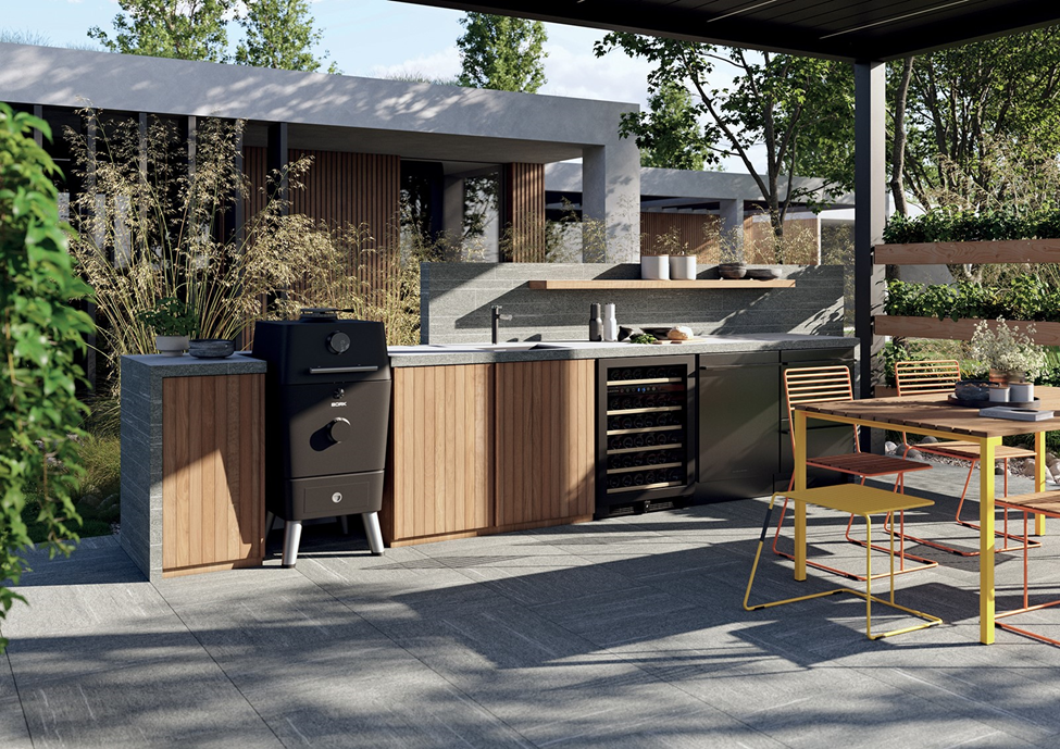 Choosing the Right Outdoor Tiles: A Guide to Durable Terrace Surfaces