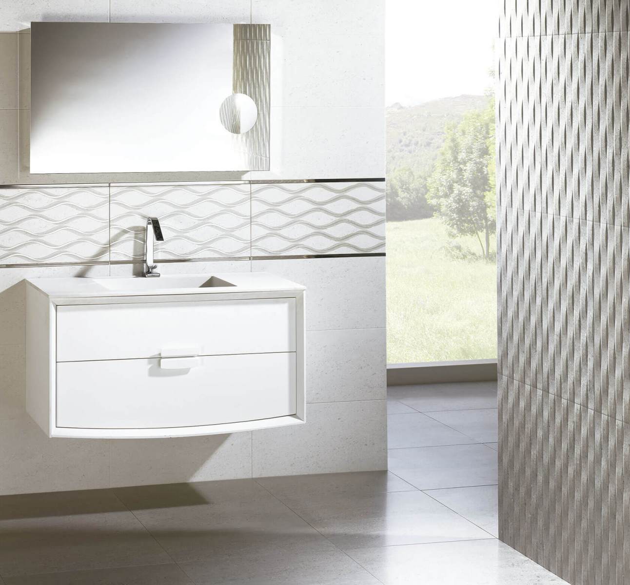 Bellacasa Baikal 60 valged ja hallid plaadid minimalistliku disainiga ruumis