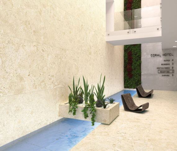 Coverlam Coralina – beež keraamiline plaat modernses ja helges interjööris