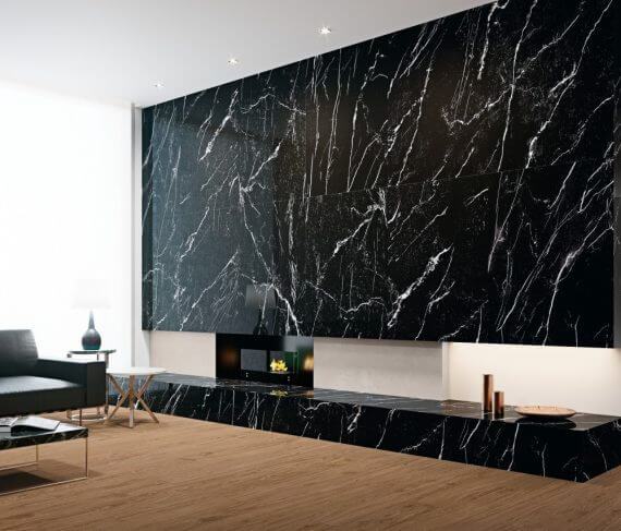 Coverlam Marquina – must marmorefektiga plaat luksuslikus elutoas