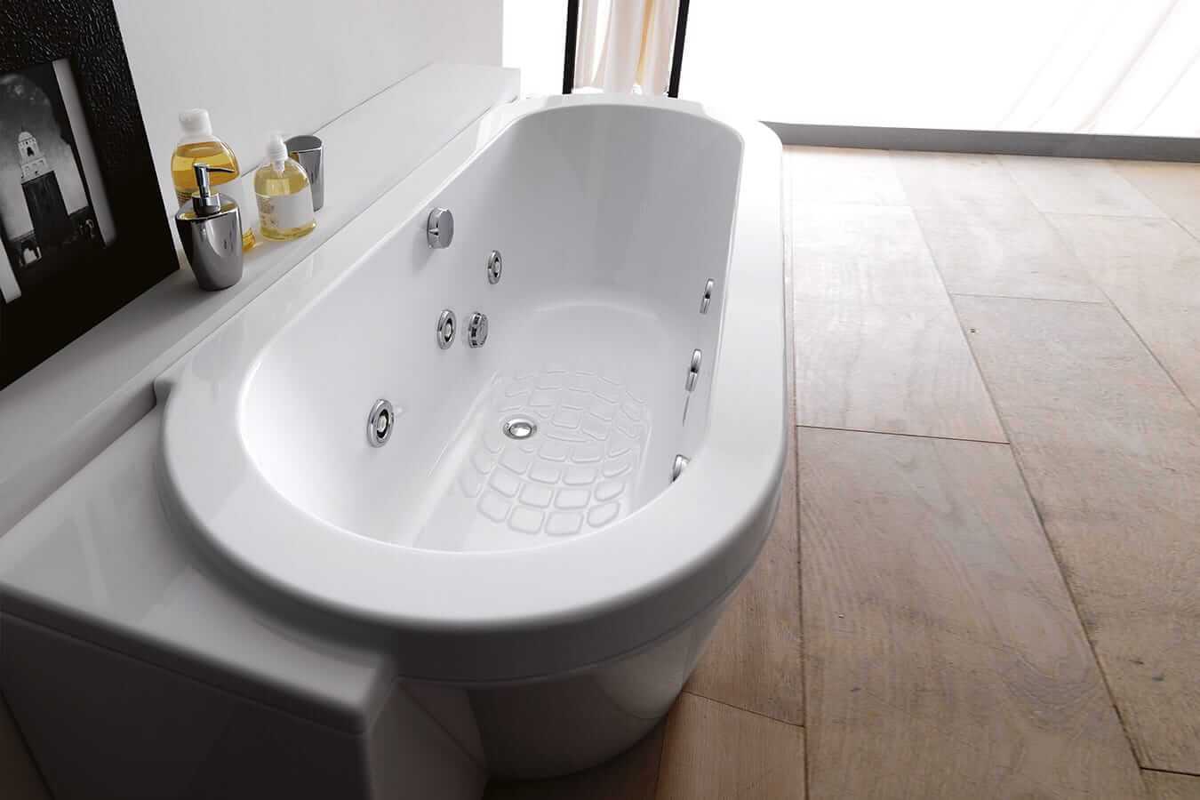 Ergonoomilise sisuga massaaživann k&uuml;lg- ja p&otilde;hjad&uuml;&uuml;sidega, libisemiskindla p&otilde;hjaga ja lihtsa hooldusega &ndash; sobib igap&auml;evaseks l&otilde;&otilde;gastumiseks.