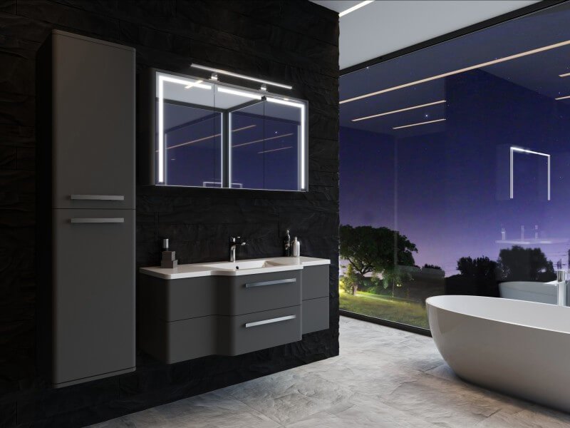 Kaasaegne vannituba musta seinaviimistluse, LED-peegli ja vabaservalise vanniga. Minimalistlik hall m&ouml;&ouml;bel ja avar vaade loovad luksusliku tunde.