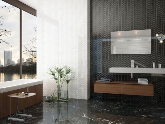 Kaunis vannituba musta ja valge mosaiigiga seinaga, loodusvaade aknast.